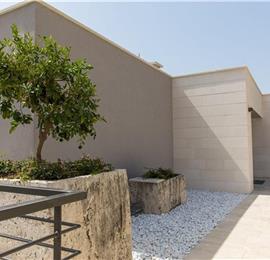 Luxury 5-Bedroom Villa with Sea-Views and Infinity Pool near Dubrovnik – Sleeps 10